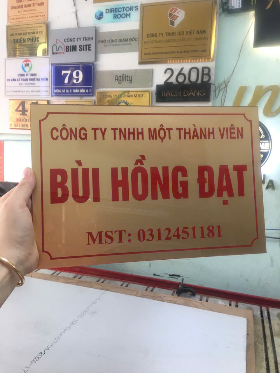 Bảng tên công ty